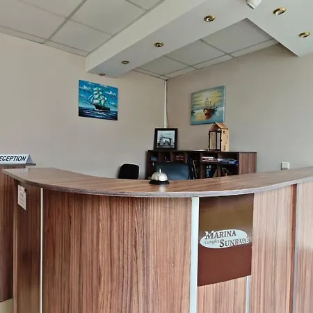 Marina Sunrise Complex By The Sea Szveti Vlasz