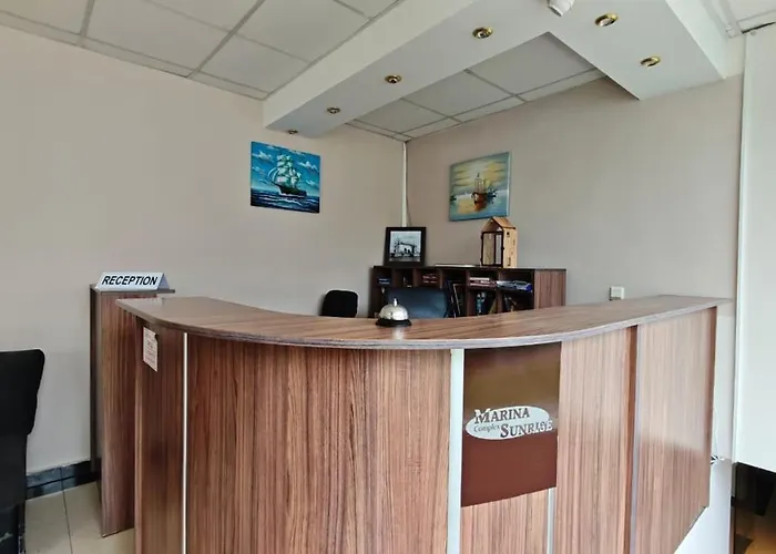 Marina Sunrise Complex By The Sea Szveti Vlasz